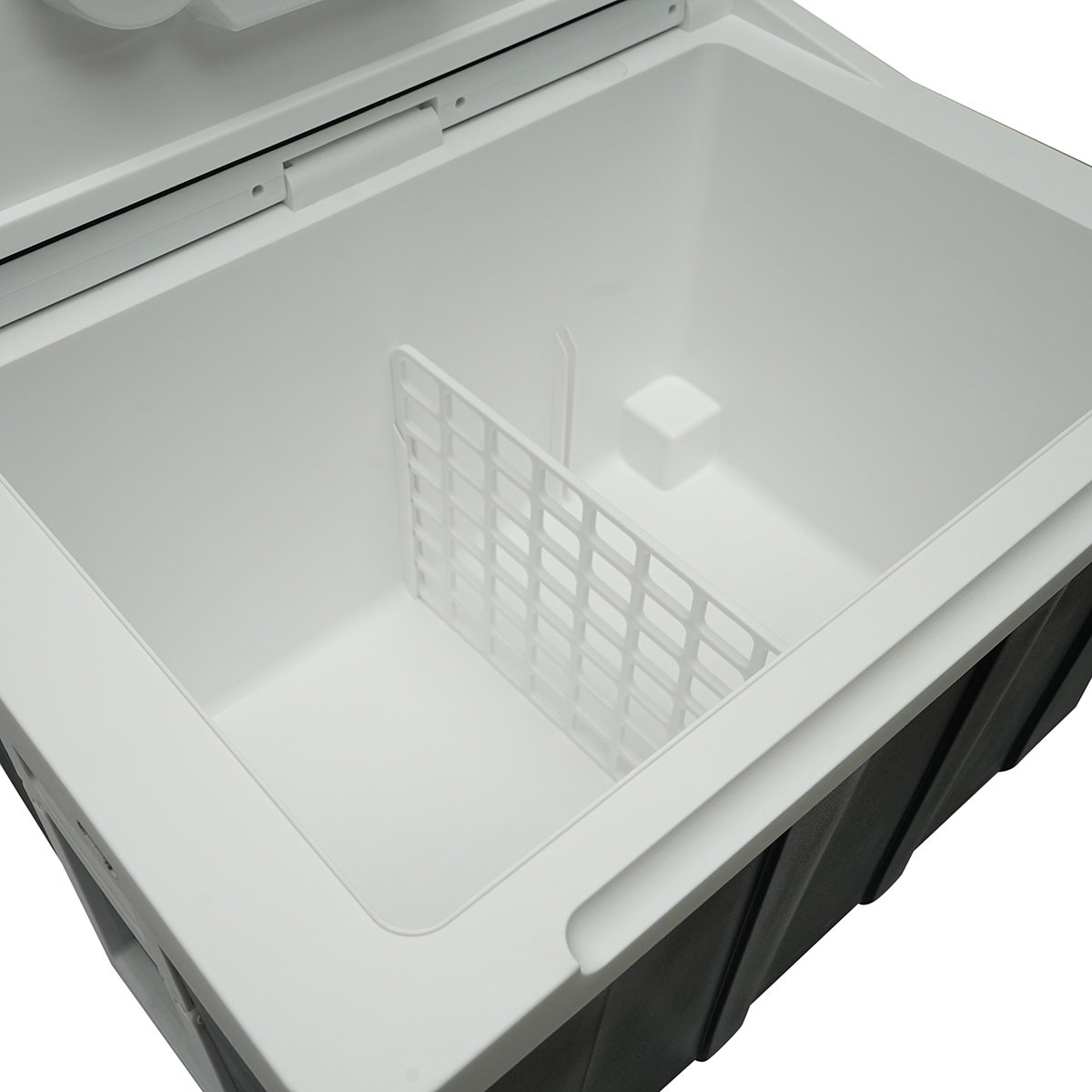 Lada frigorifica termoelectrica capacitate 50L tensiune alimentare 12V putere 48W cu adaptor 220V Breckner Germany